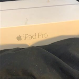 iPad Pro 32 gb like new in box